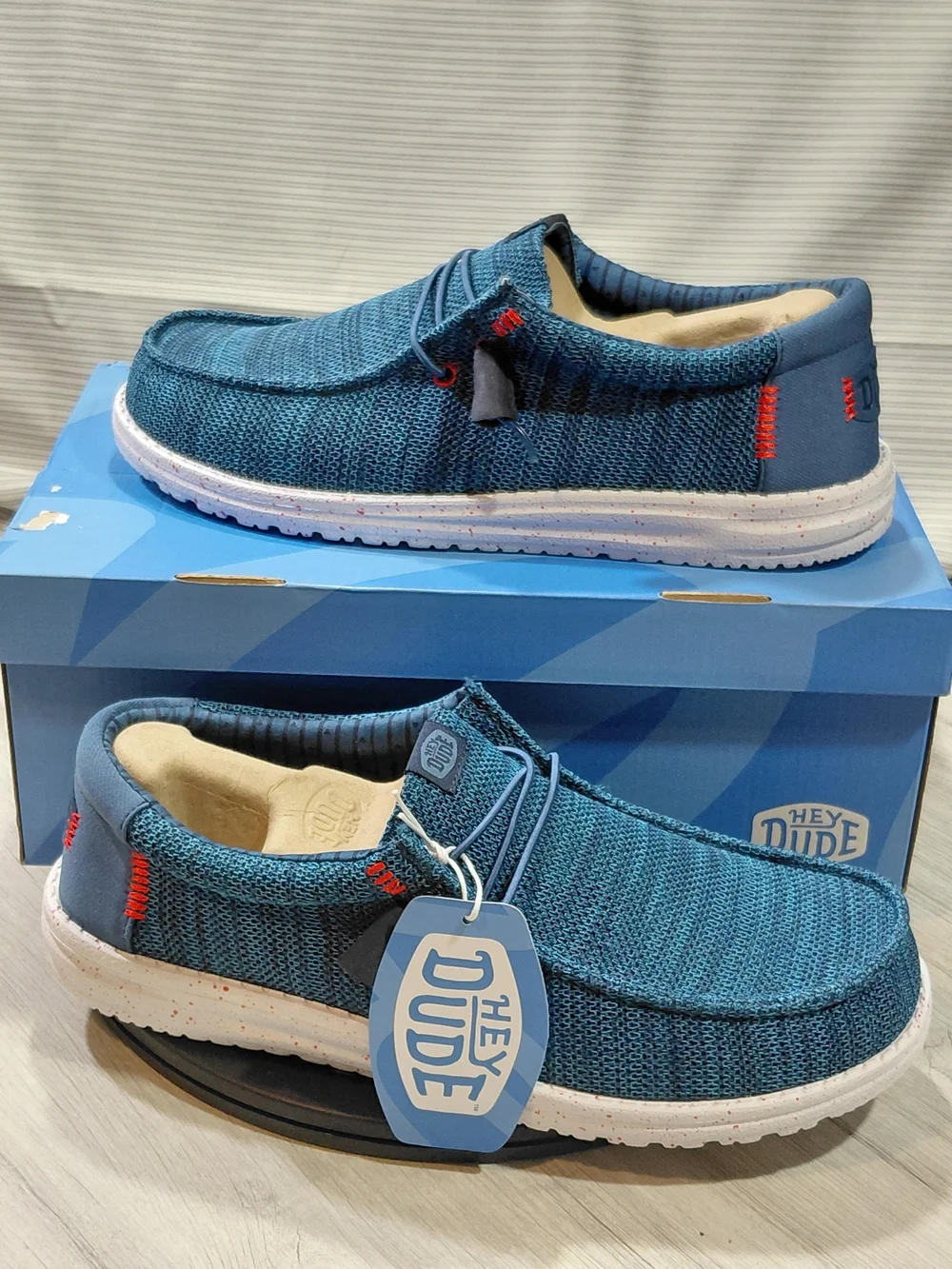 NWT Hey Dude Men's Wally Stretch Sox Slip-On Loafers in Teal Blue Red Accent M12